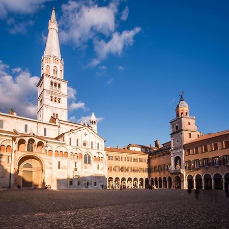 Appartamenti - Moderna - 500M Dal Duomo Modena Exterior photo